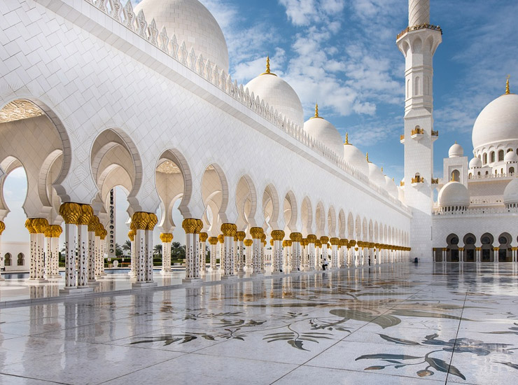 Abu Dhabi : que visitez en une journée pendant votre escale ?