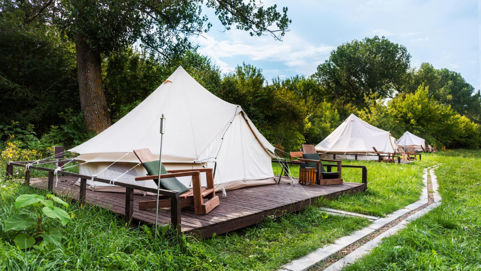 Vivez l'aventure dans un camping de luxe en pleine nature !